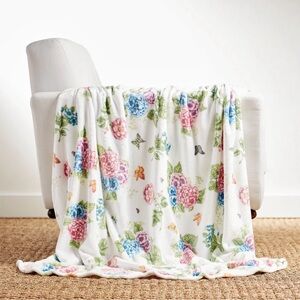 NWT Lenox Butterfly Meadow Hydrangea Throw Blanket